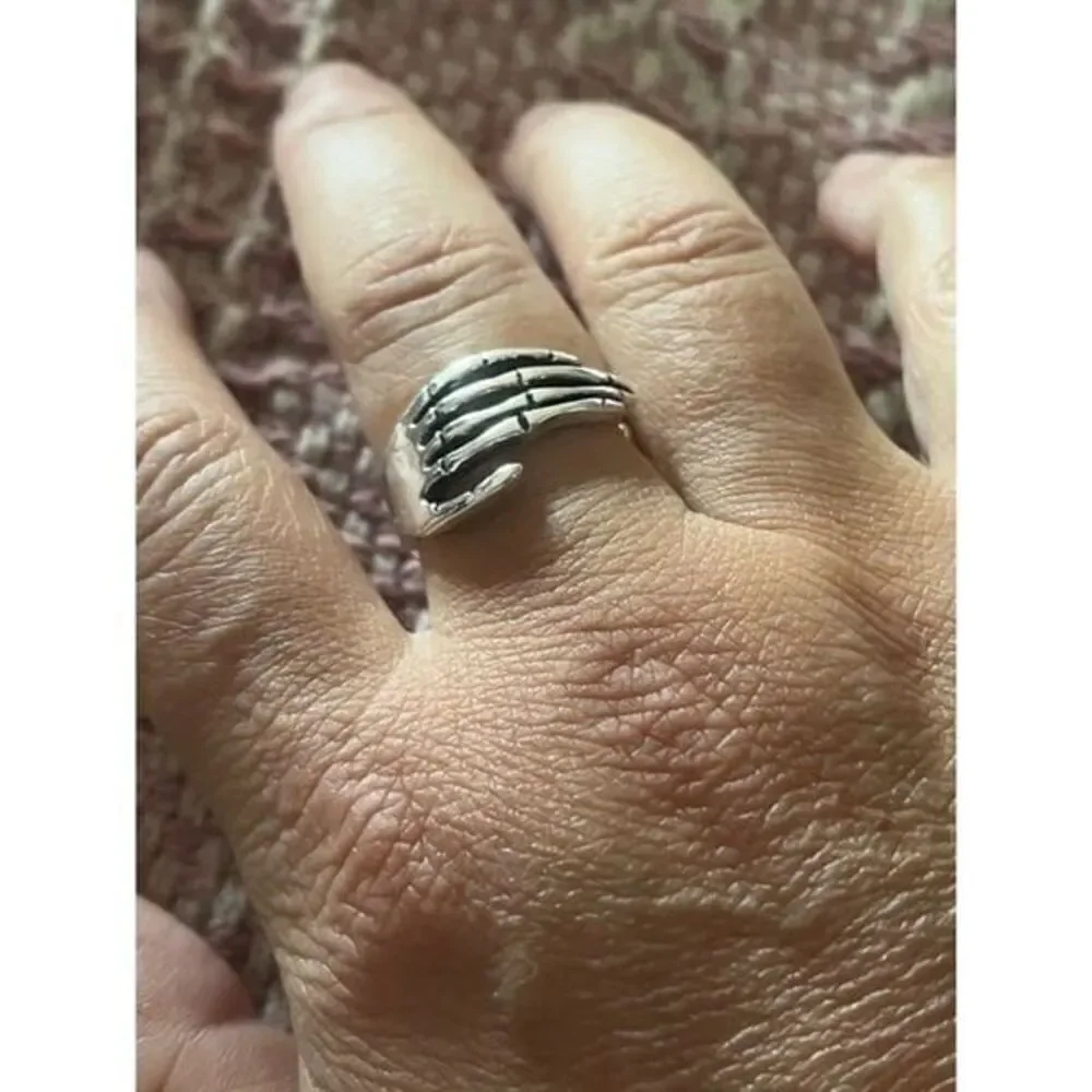 The Skeleton Ring in 925
